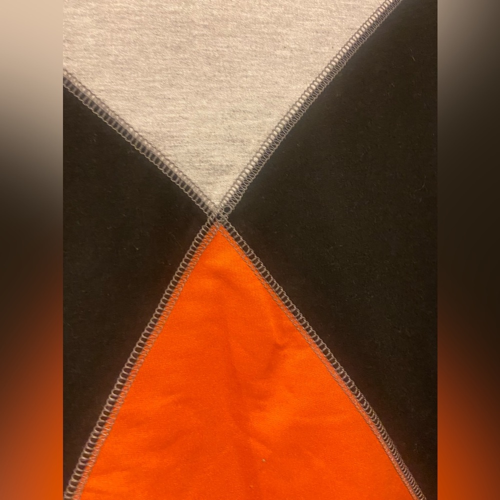 Color-blocked Top - Picture 3 of 5
